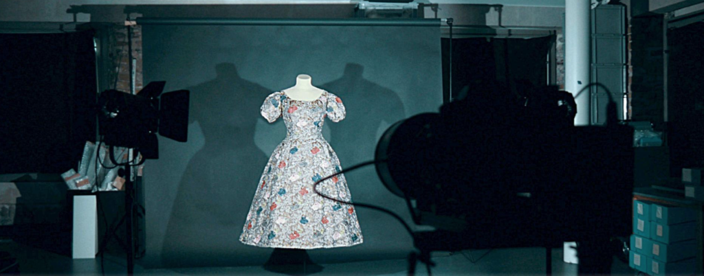 Google Art Camera - Cité de la Dentelle de Calais - Balanciaga Couture Gown