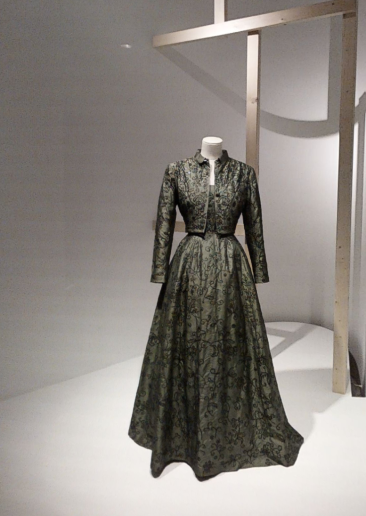 Cristóbal Balenciaga. Fashion and Heritage.