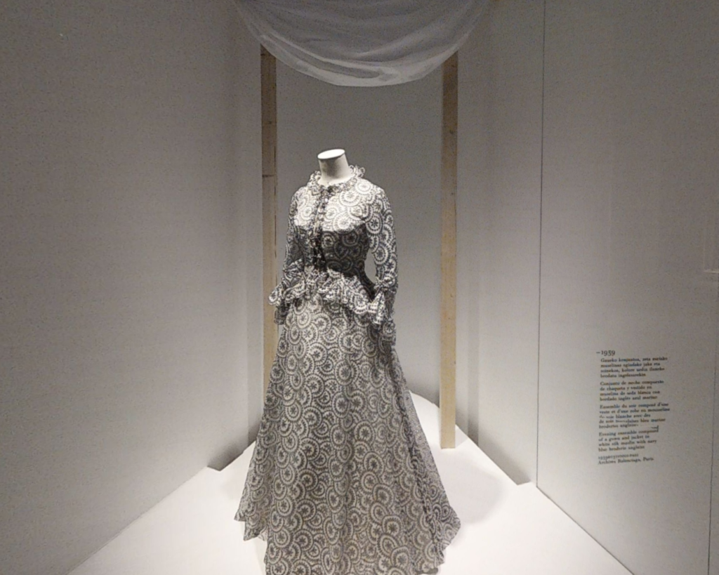 Cristóbal Balenciaga. Fashion and Heritage.